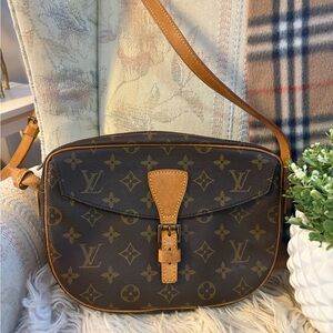 ❤️Authentic Louis Vuitton Jeunne File Crossbody Bag❤️